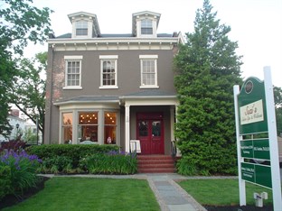 Suzi's Salon, Spa & Wellness in Morristown