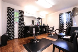 Luxe Hair Salon in Bridgeville